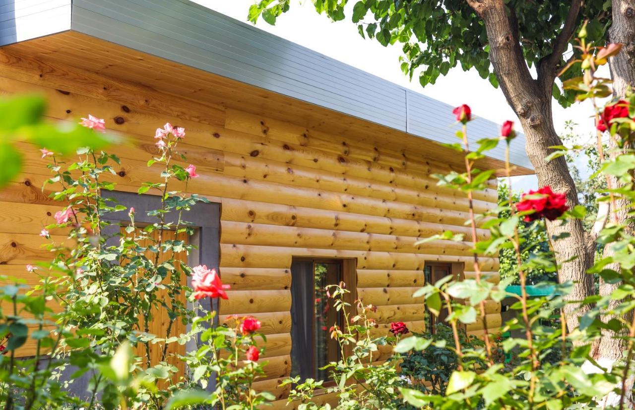 Hayi Tun Guest House Goris Exterior photo