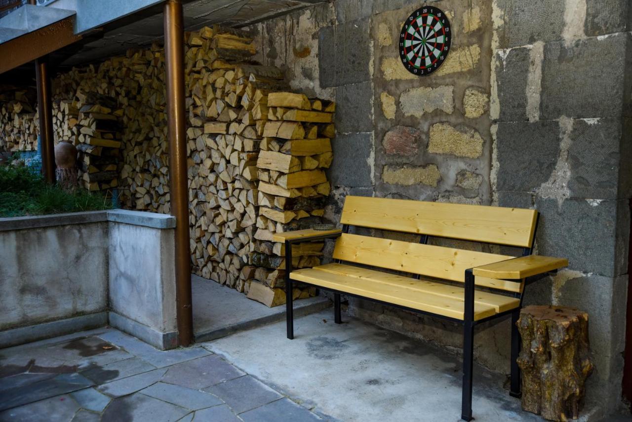 Hayi Tun Guest House Goris Exterior photo