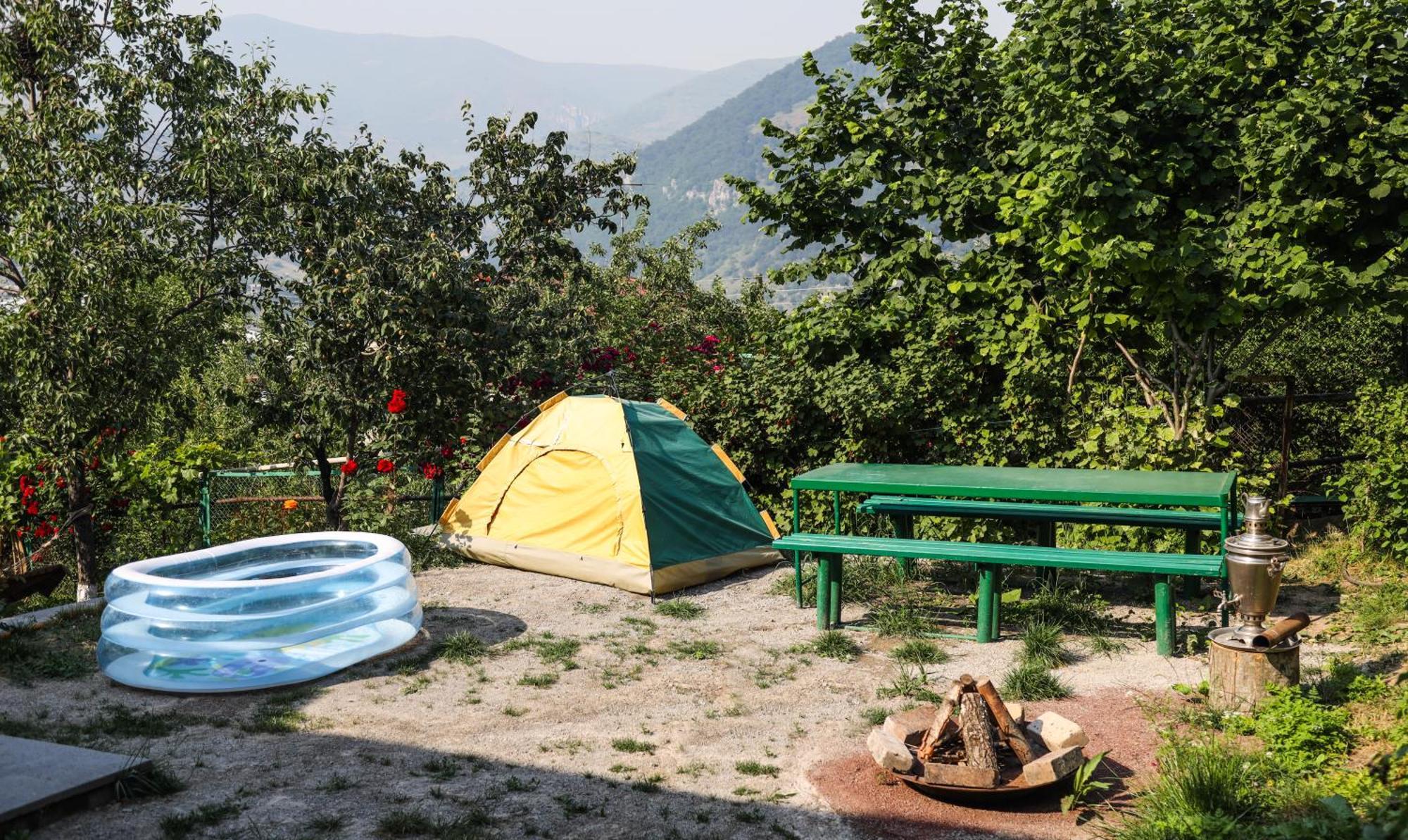 Hayi Tun Guest House Goris Exterior photo