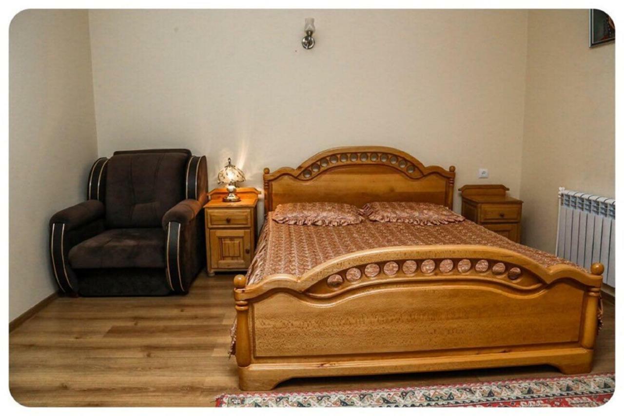 Hayi Tun Guest House Goris Exterior photo